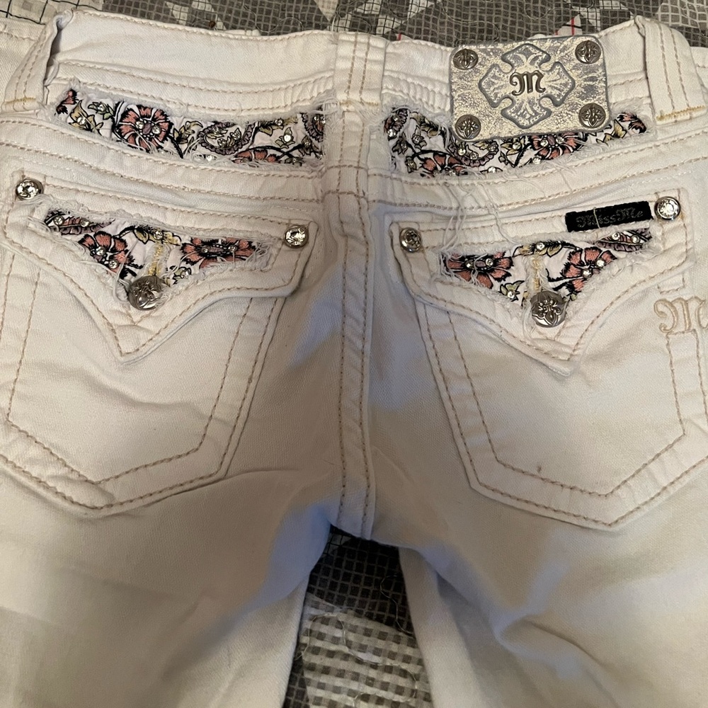 White miss me capris